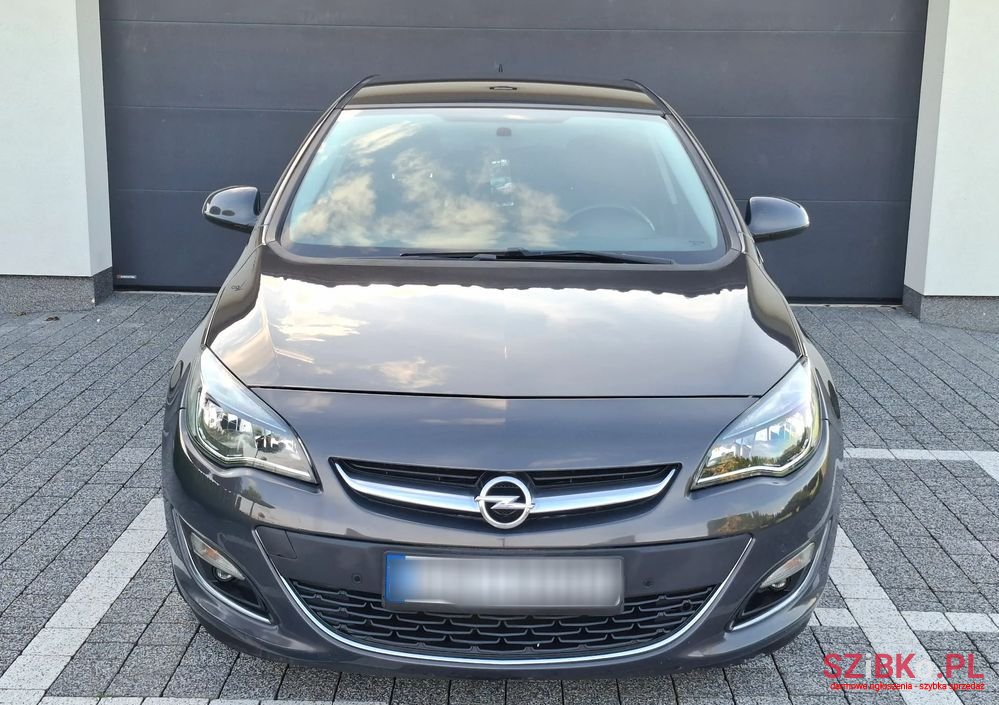 2013' Opel Astra Iv 1.4 T Cosmo photo #3