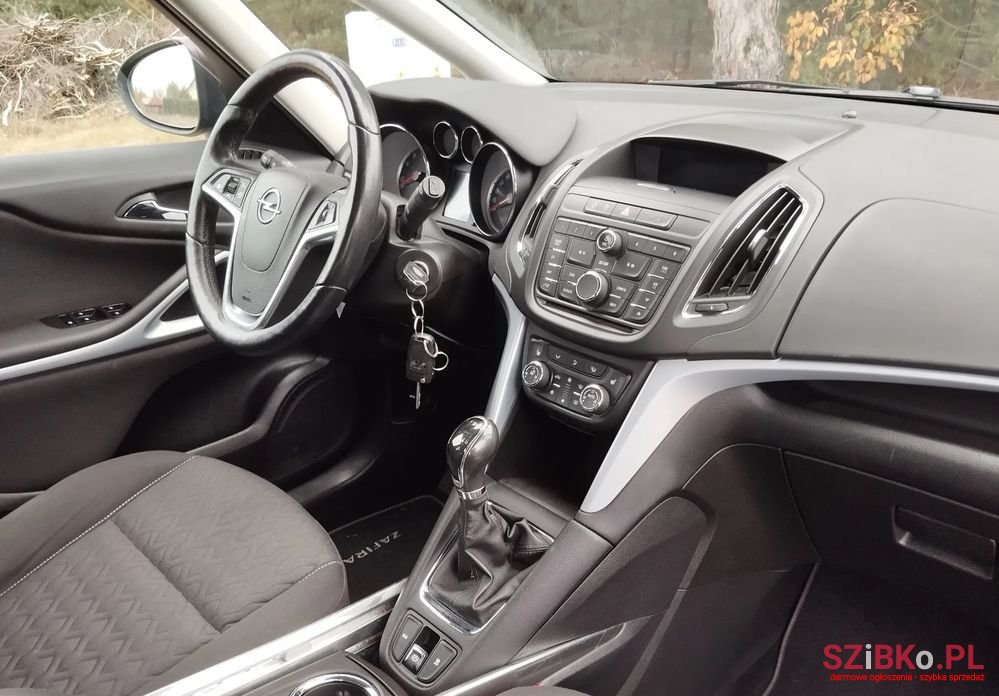 2013' Opel Zafira Tourer photo #6