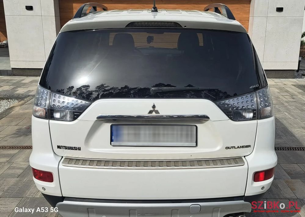 2010' Mitsubishi Outlander photo #5