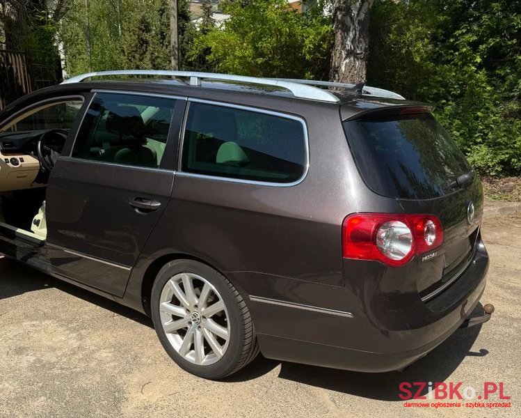 2010' Volkswagen Passat photo #4