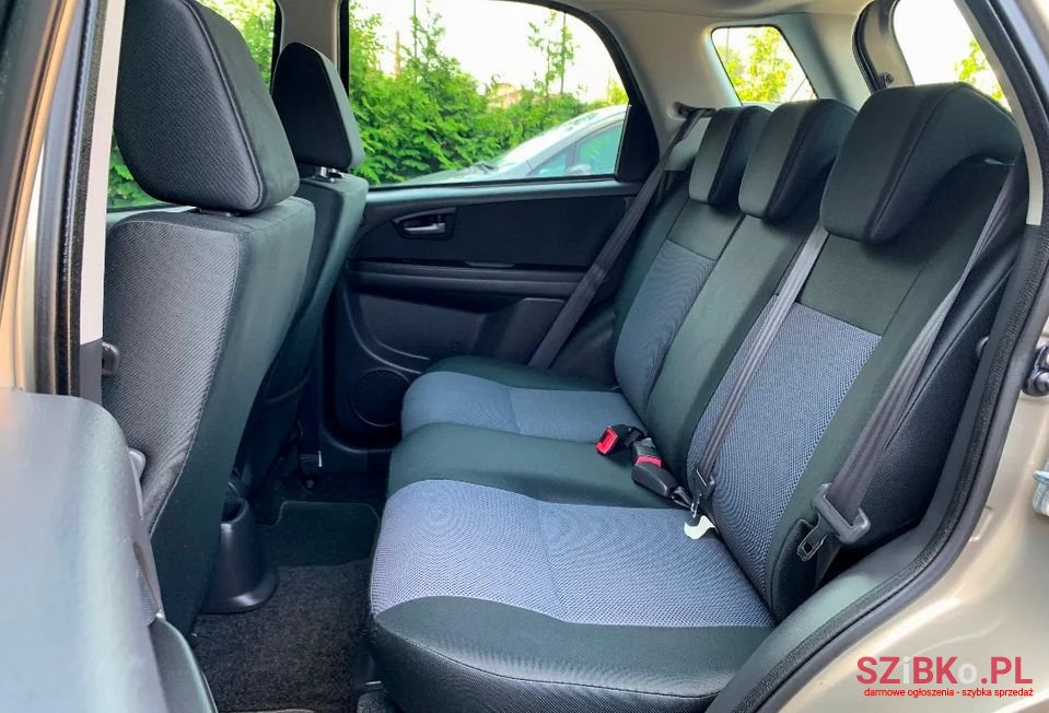 2008' Fiat Sedici photo #6