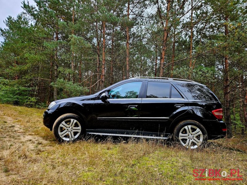 2008' Mercedes-Benz Ml 320 Cdi 4-Matic photo #1