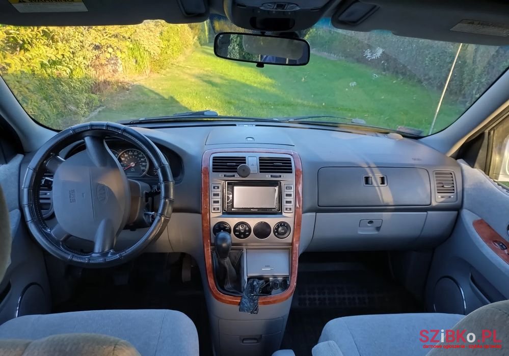 2004' Kia Carnival photo #4