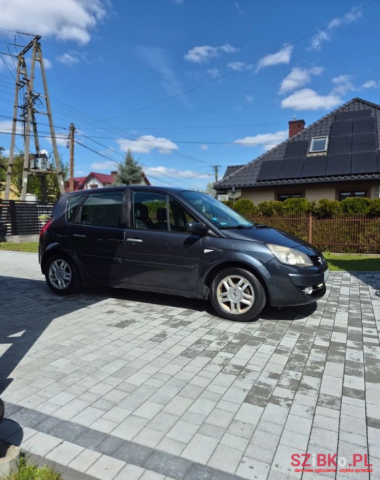 2008' Renault Scenic photo #1