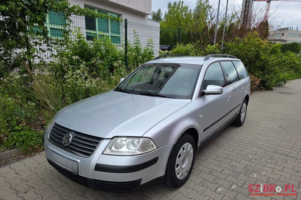 2001' Volkswagen Passat 1.6 Family photo #1