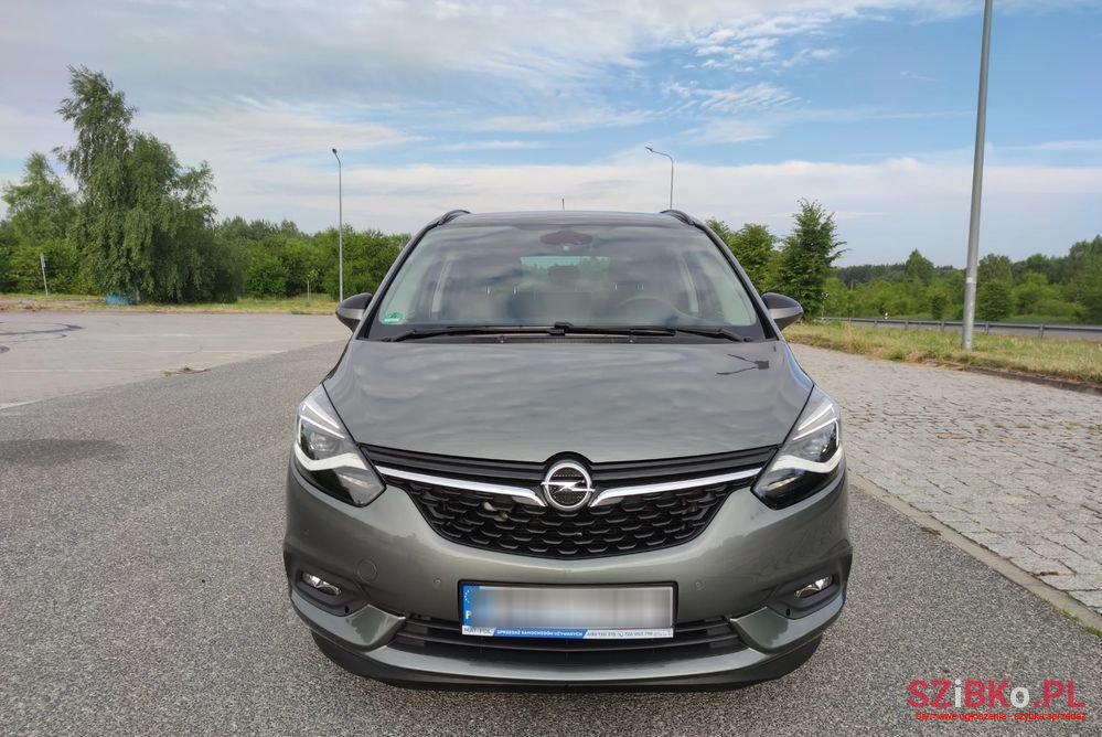 2016' Opel Zafira photo #2