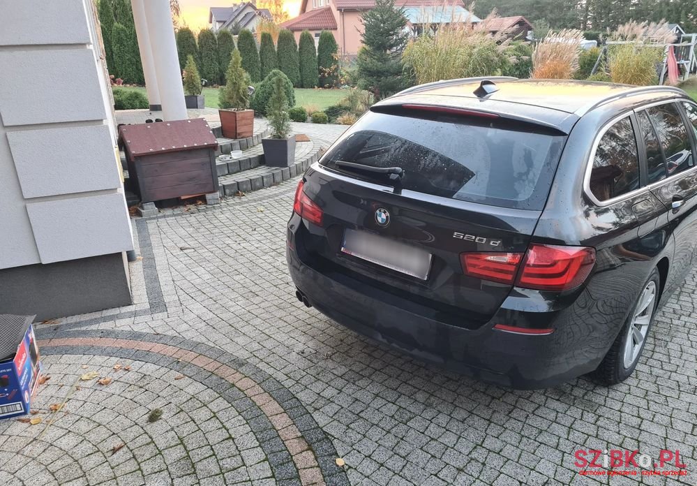 2012' BMW 5 Series photo #4