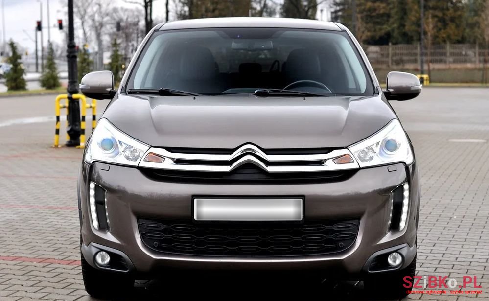 2015' Citroen C4 Aircross photo #3