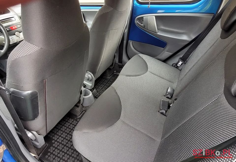 2010' Toyota Aygo photo #6