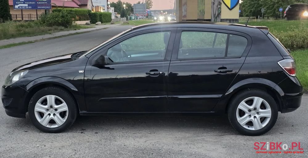 2009' Opel Astra 1.6 Exklusiv photo #5