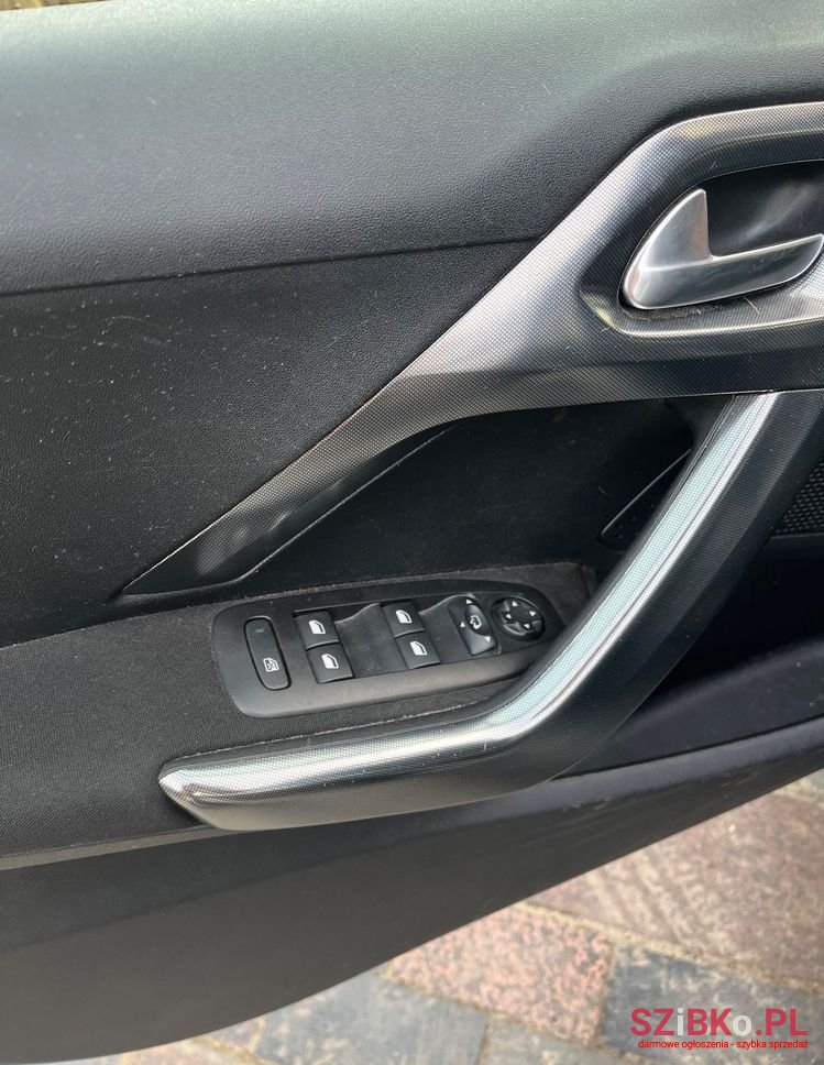 2017' Peugeot 2008 photo #4