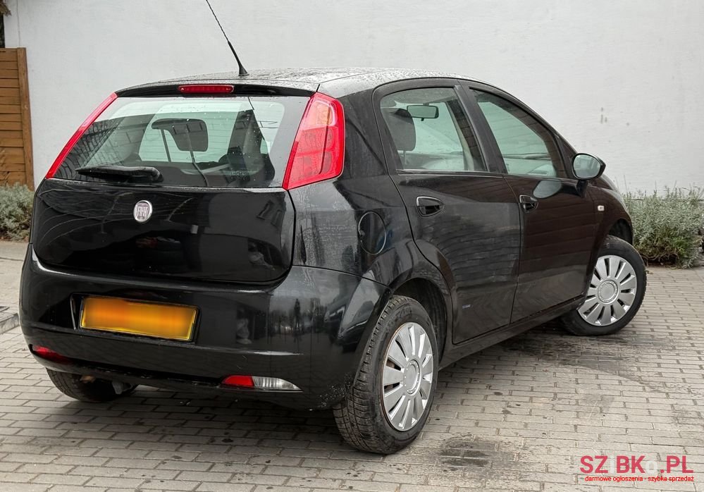 2009' Fiat Grande Punto photo #3