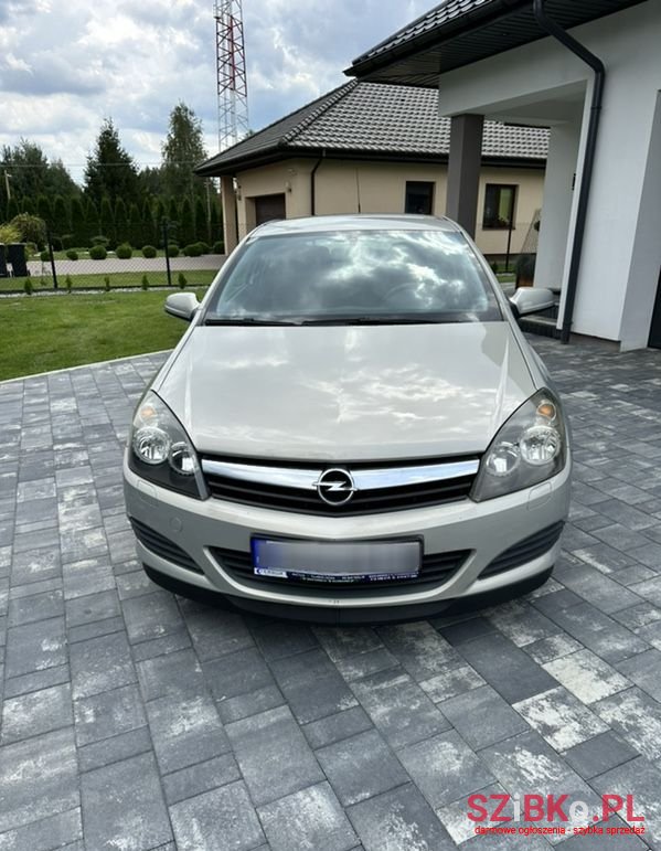 2006' Opel Astra Gtc 1.4 Edition photo #2