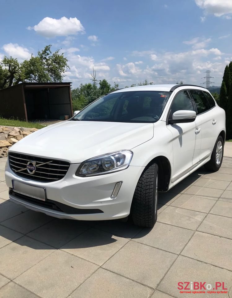 2016' Volvo Xc 60 D3 Drive-E Momentum photo #2