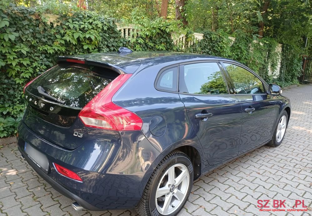 2015' Volvo V40 D3 Momentum photo #6