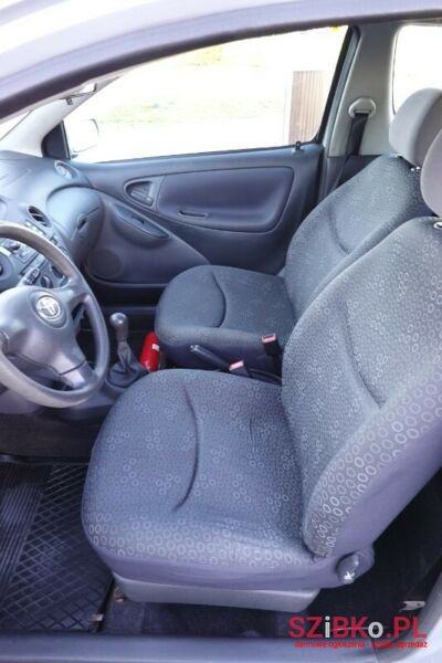 2004' Toyota Yaris photo #6