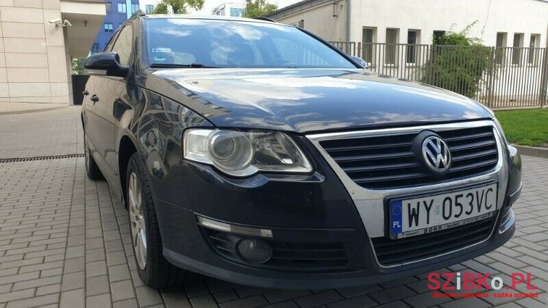 2008' Volkswagen Passat photo #1