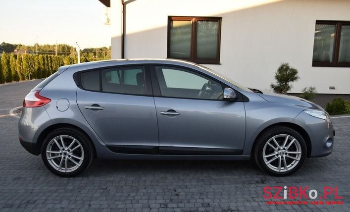 2009' Renault Megane photo #3