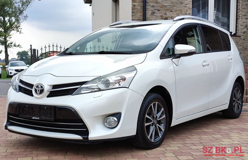 2014' Toyota Verso photo #4