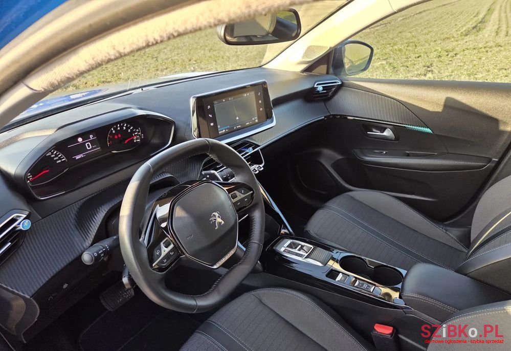 2022' Peugeot 208 photo #6