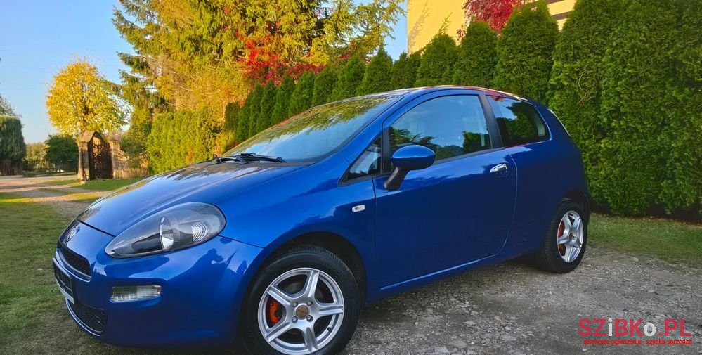 2013' Fiat Punto photo #2