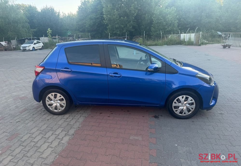 2019' Toyota Yaris 1.5 Premium photo #3