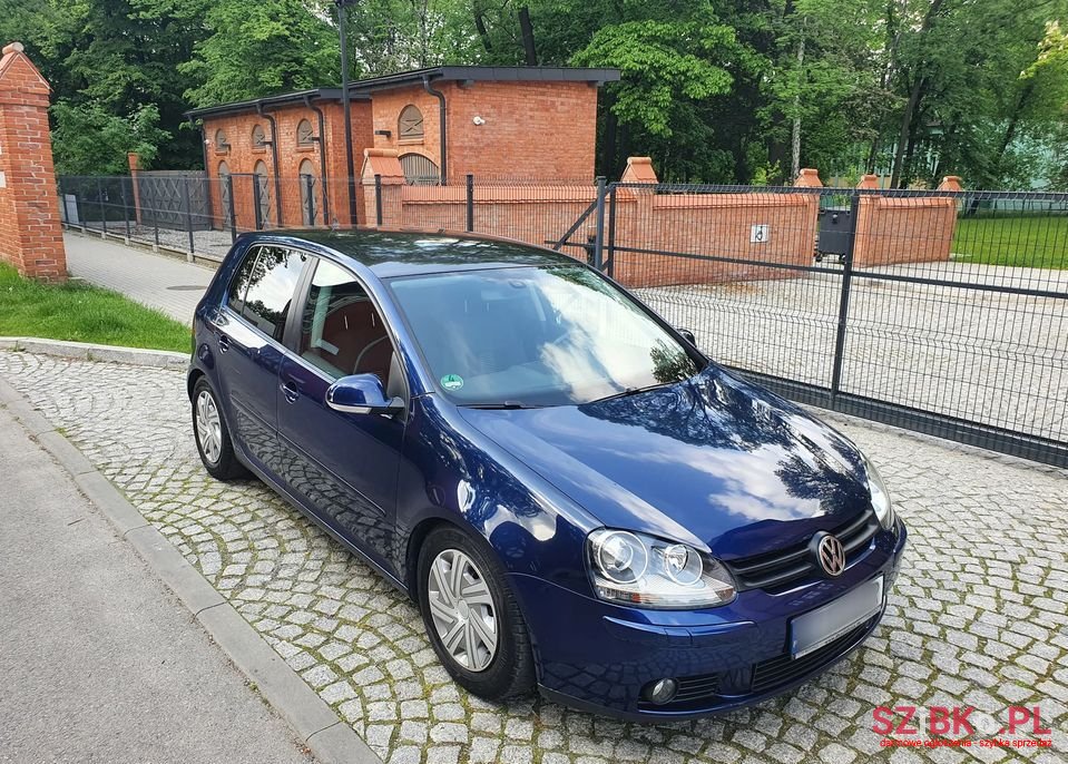 2008' Volkswagen Golf photo #3