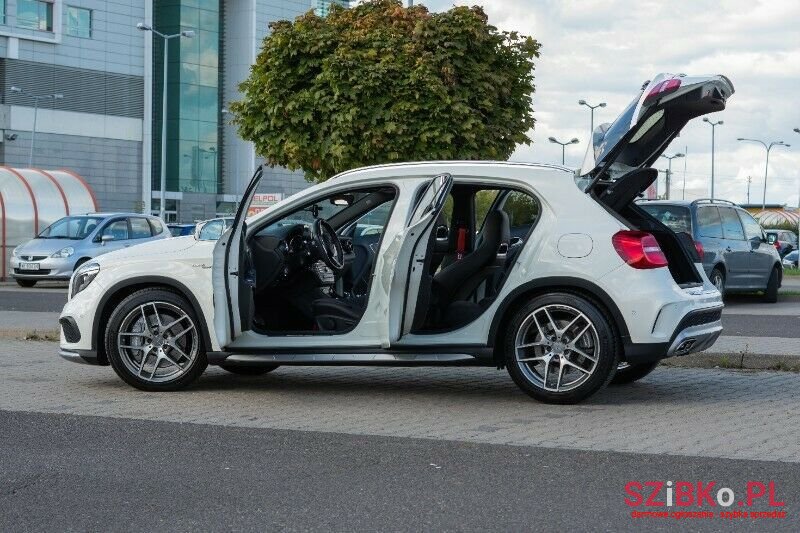 2016' Mercedes-Benz GLA photo #6