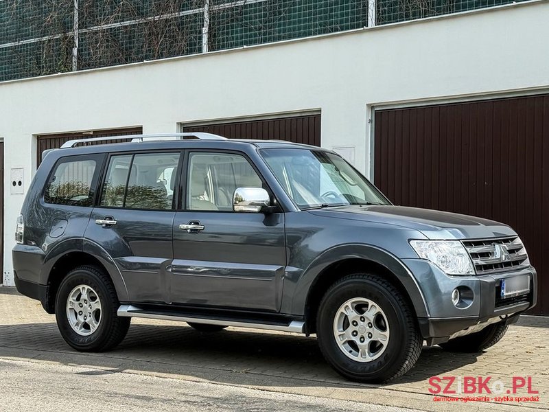 2007' Mitsubishi Pajero photo #4