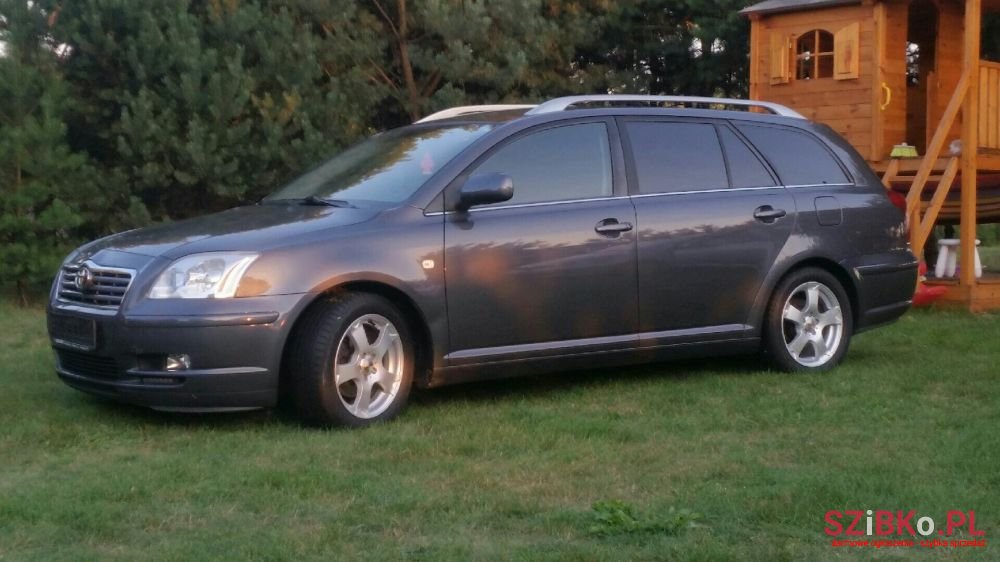 2005' Toyota Avensis photo #1