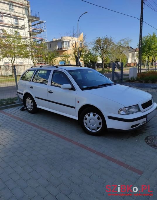 1999' Skoda Octavia photo #3