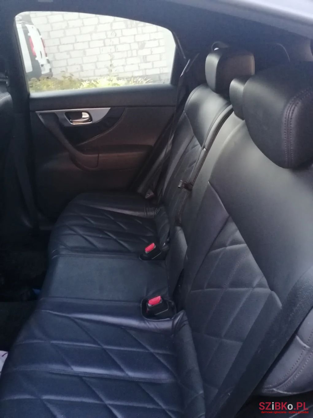 2010' Infiniti FX photo #5