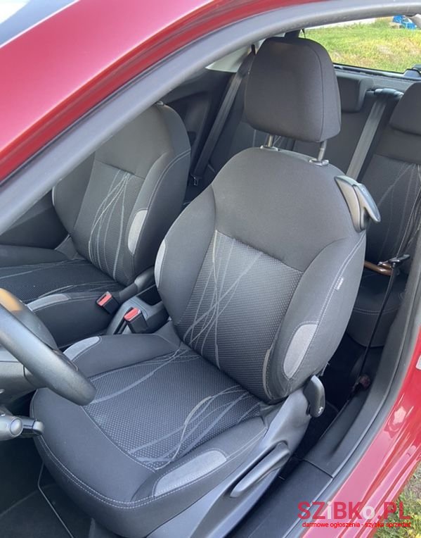 2013' Peugeot 208 photo #6