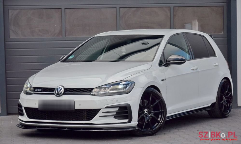 2018' Volkswagen Golf photo #1