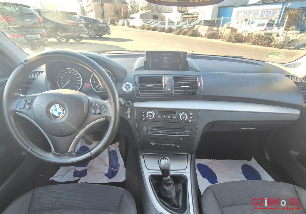 2008' BMW 1 Series 118I Edition Sport photo #1