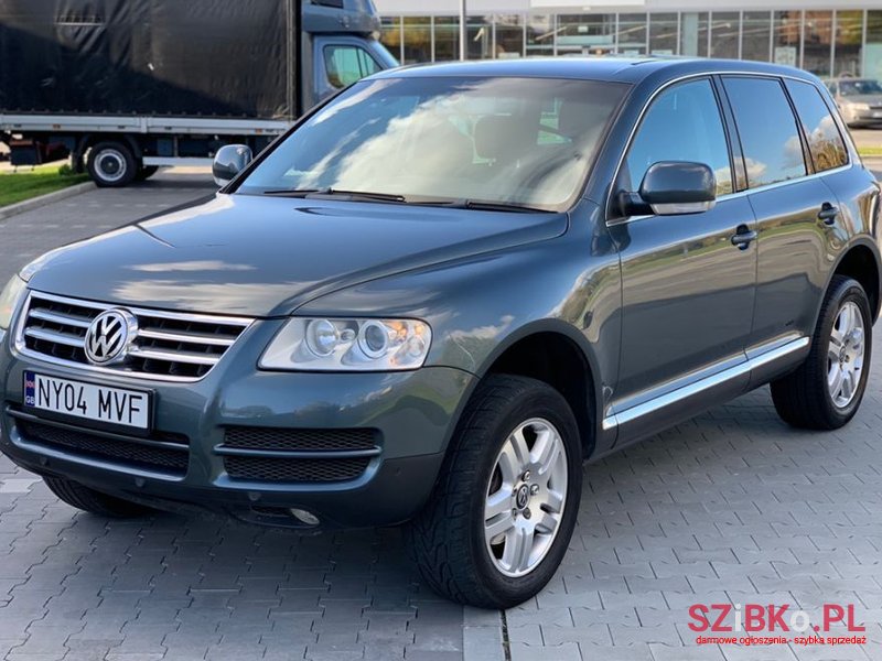 2004' Volkswagen Touareg photo #1