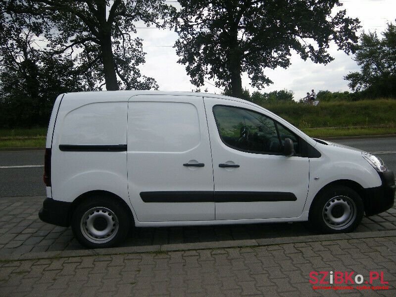 2017' Peugeot Partner photo #1