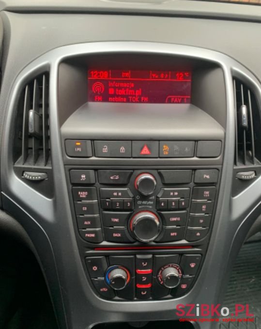 2016' Opel Astra photo #5