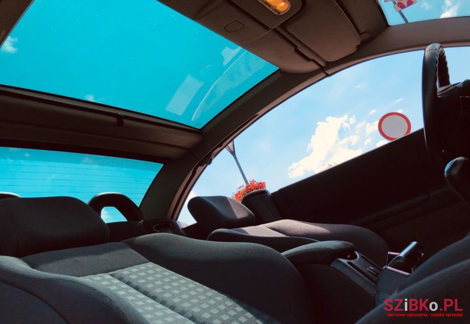 2007' Renault Megane photo #4