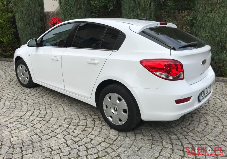 2011' Chevrolet Cruze photo #4