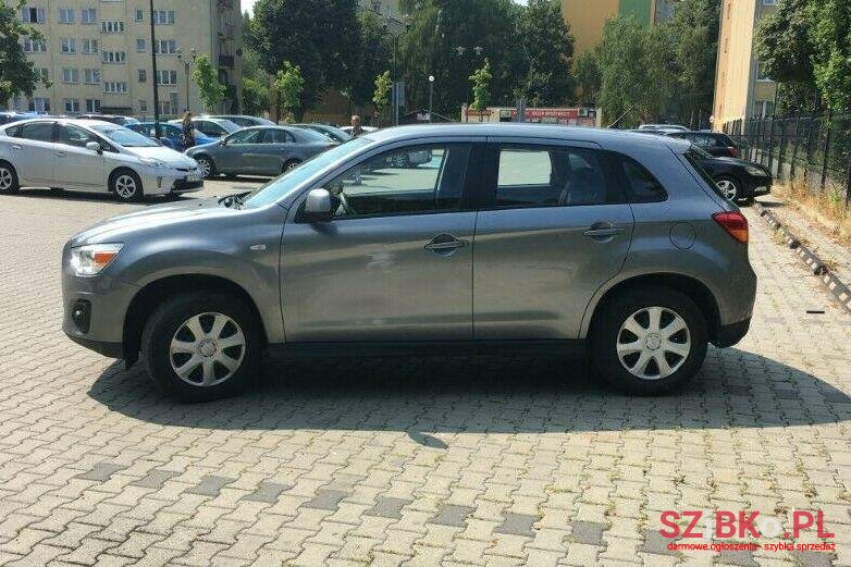 2012' Mitsubishi ASX photo #1