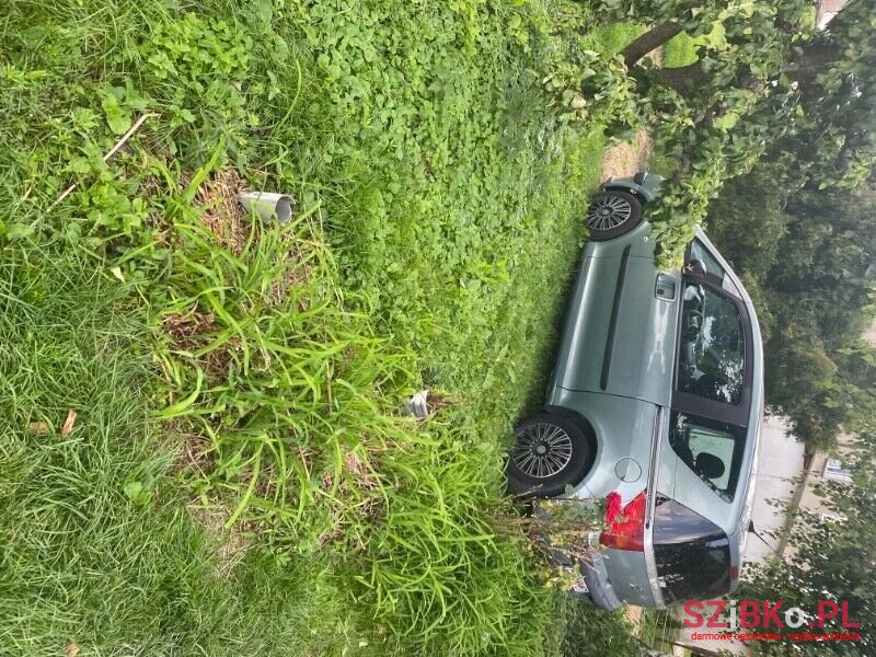 2006' Peugeot 1007 photo #1