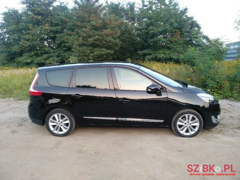 2012' Renault Scenic photo #4