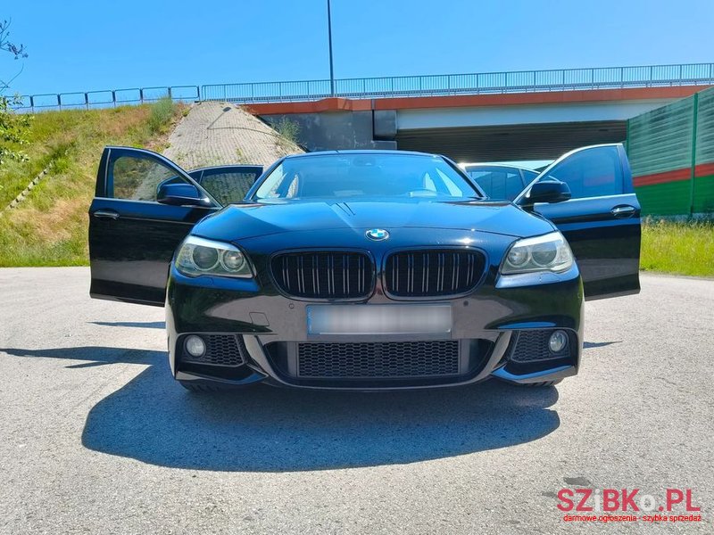 2011' BMW 5 Series 535I Xdrive photo #1
