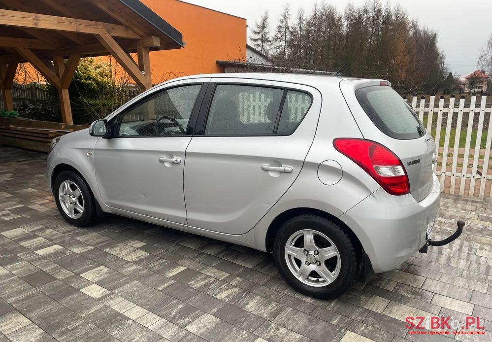 2009' Hyundai i20 1.2 Classic + photo #5
