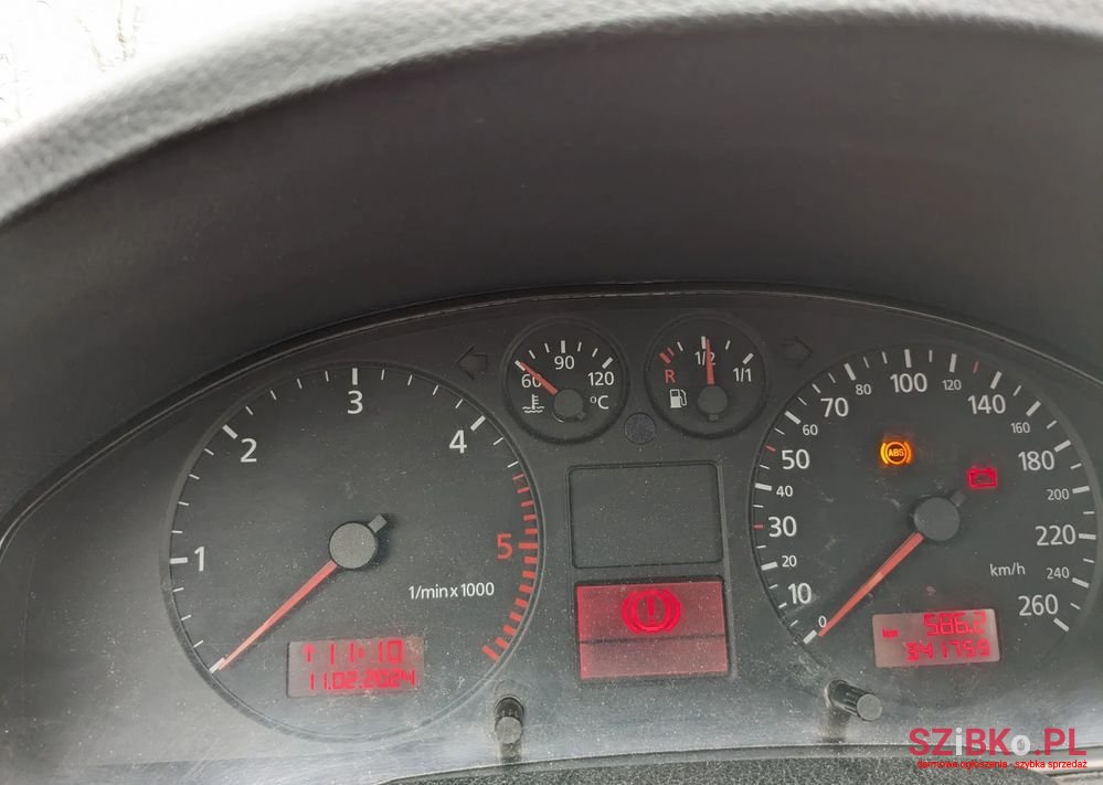 2000' Audi A4 Avant 2.0 photo #2