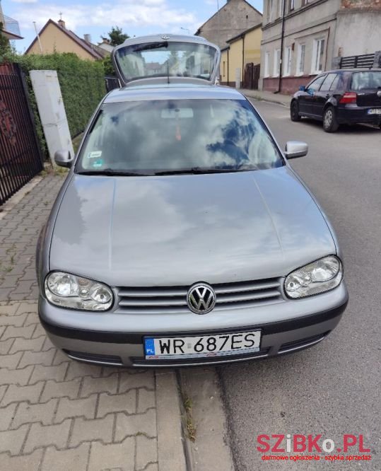 2003' Volkswagen Golf photo #2