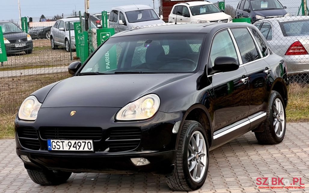 2004' Porsche Cayenne photo #2
