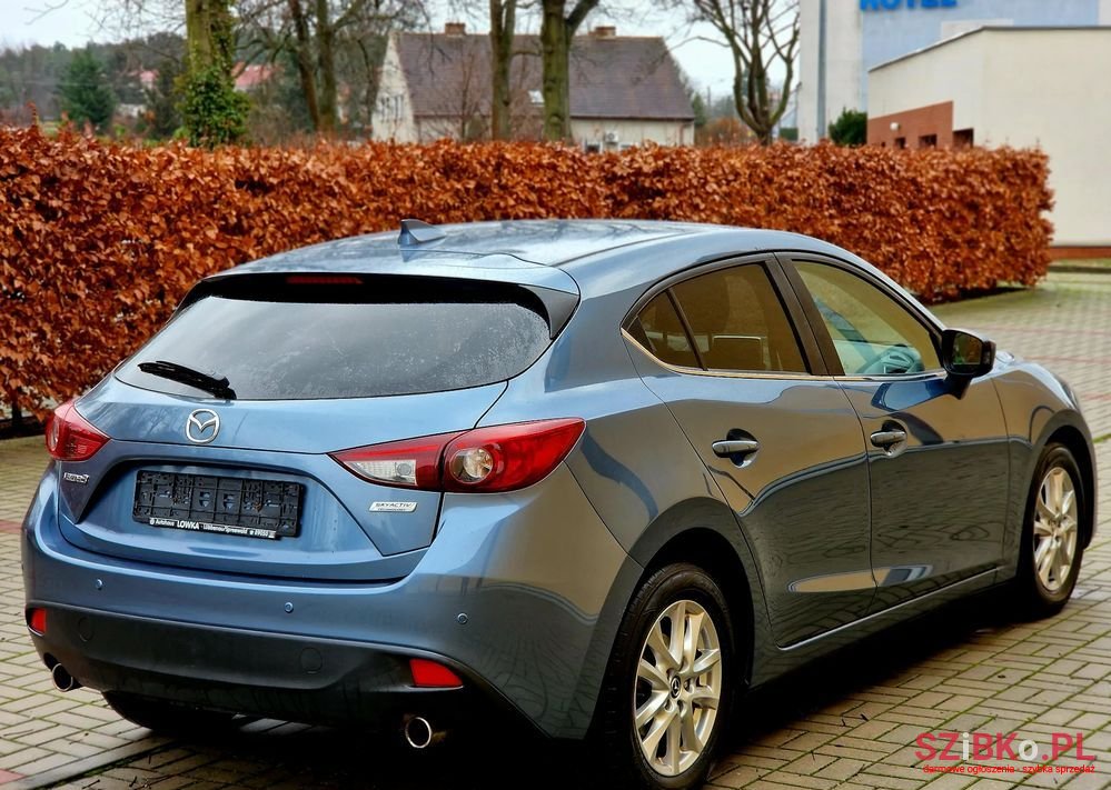 2016' Mazda 3 Skyactiv-G photo #4