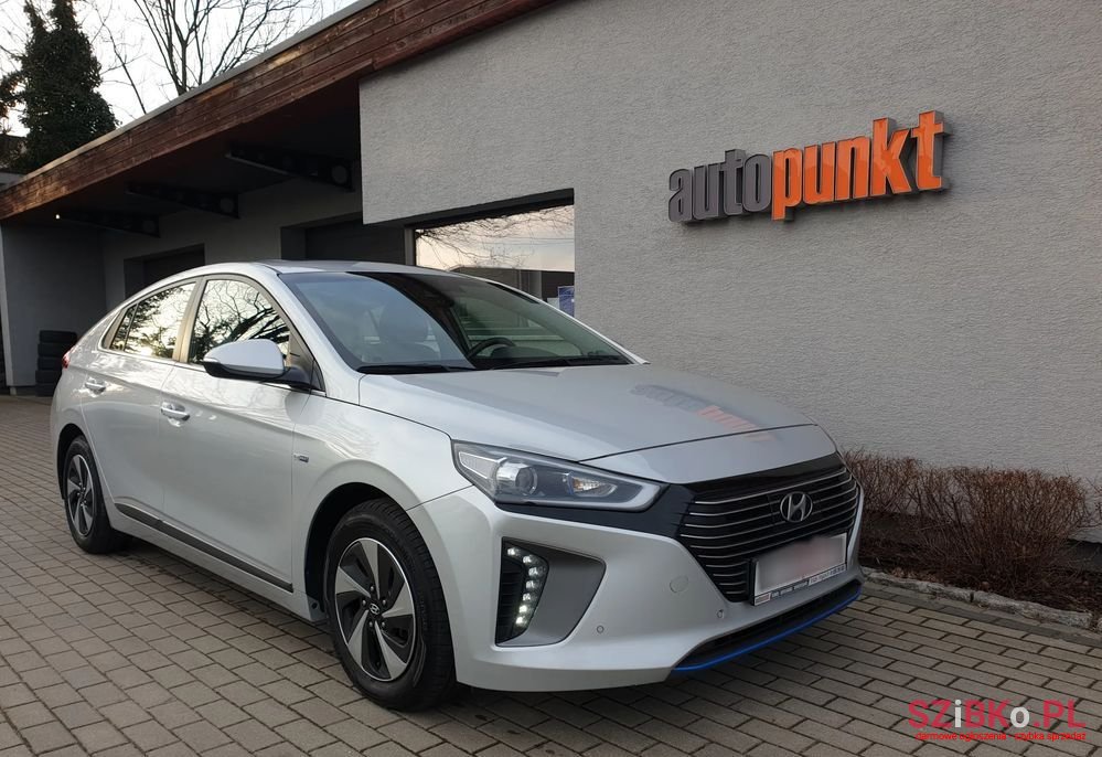 2019' Hyundai Ioniq photo #1